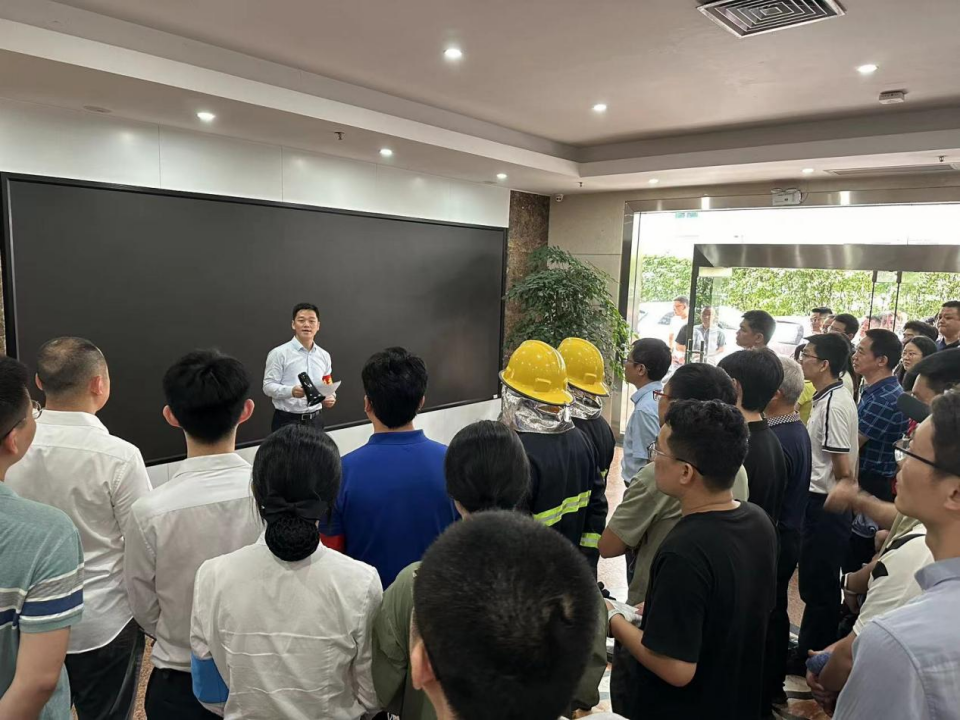 佳保公司组织开展某单位消防应急实战演练